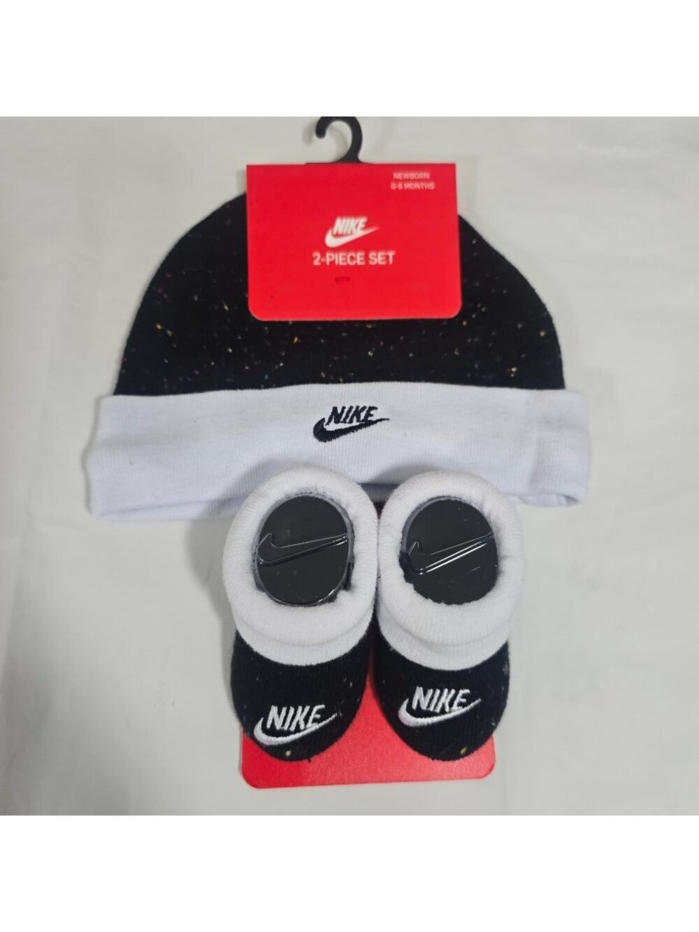 Nike Hat & Socks 2 Piece Set Newborn 0-6 Months Black Confetti Dots Winter Warm